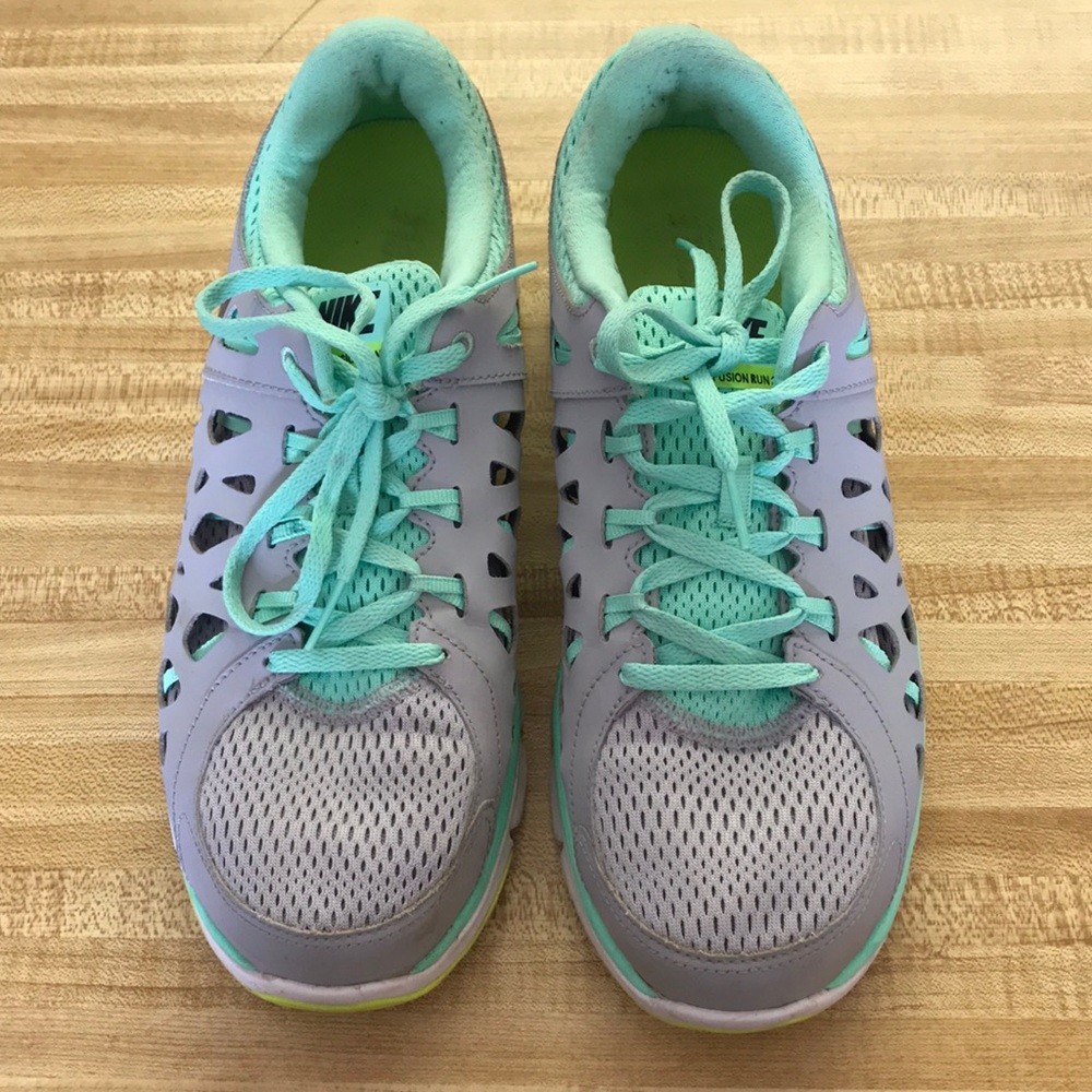Nike Dual Fusion Run 2 Shoes. Size Women’s 10.
